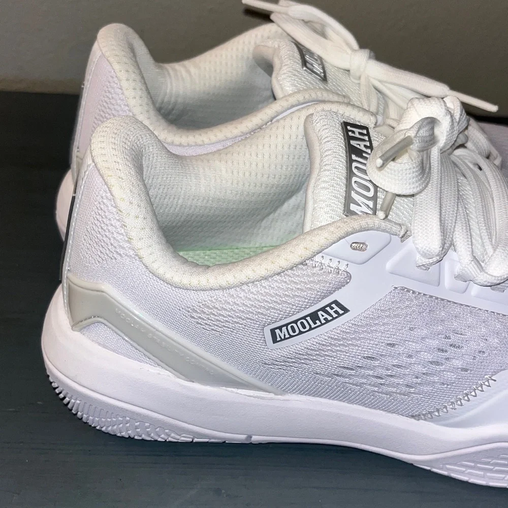Moolah Kicks Neovolt Low Women's Basketball Shoes White Pro V2 Size Woman's 6